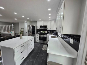 Cape Living in Barnstable private,walk to pond